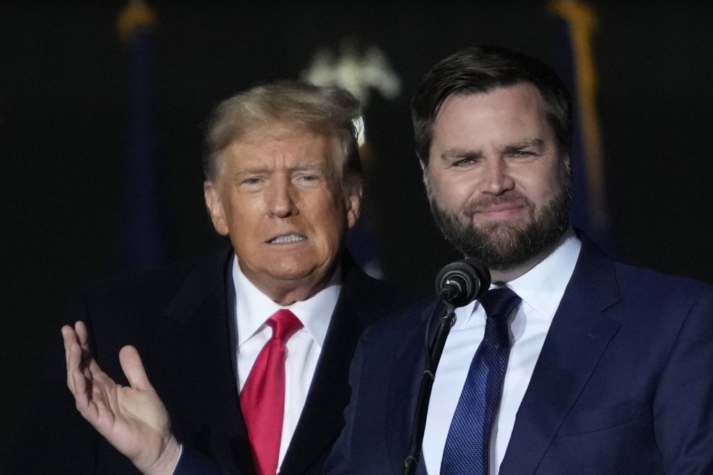 Anuncian a J.D. Vance como vicepresidente, en la candidatura de Donald Trump