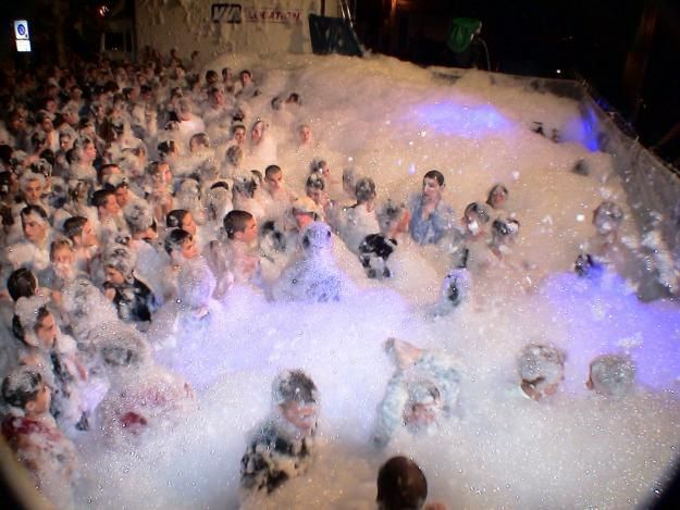 Menor muere en «fiesta de espuma» en secundaria de La Paz